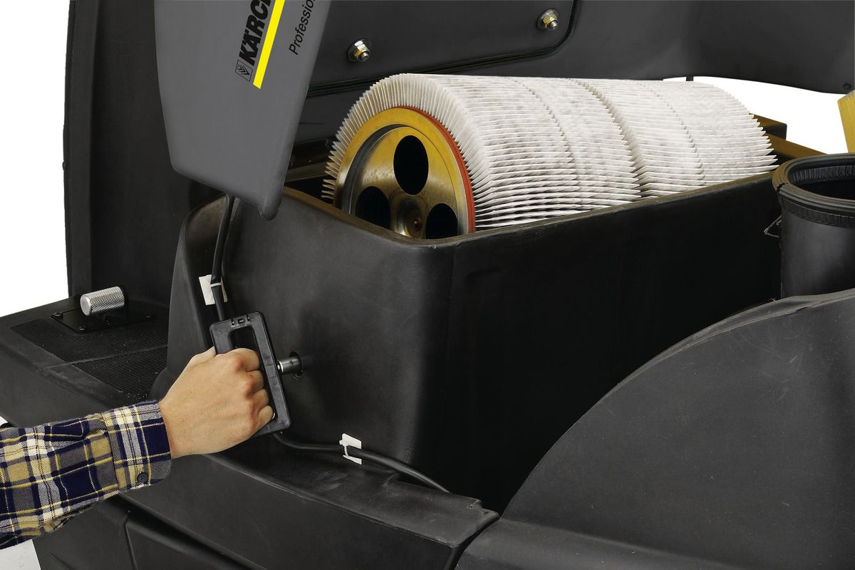 Karcher 100/100 R Bp Sweeper - Ride-On 40" — image 3
