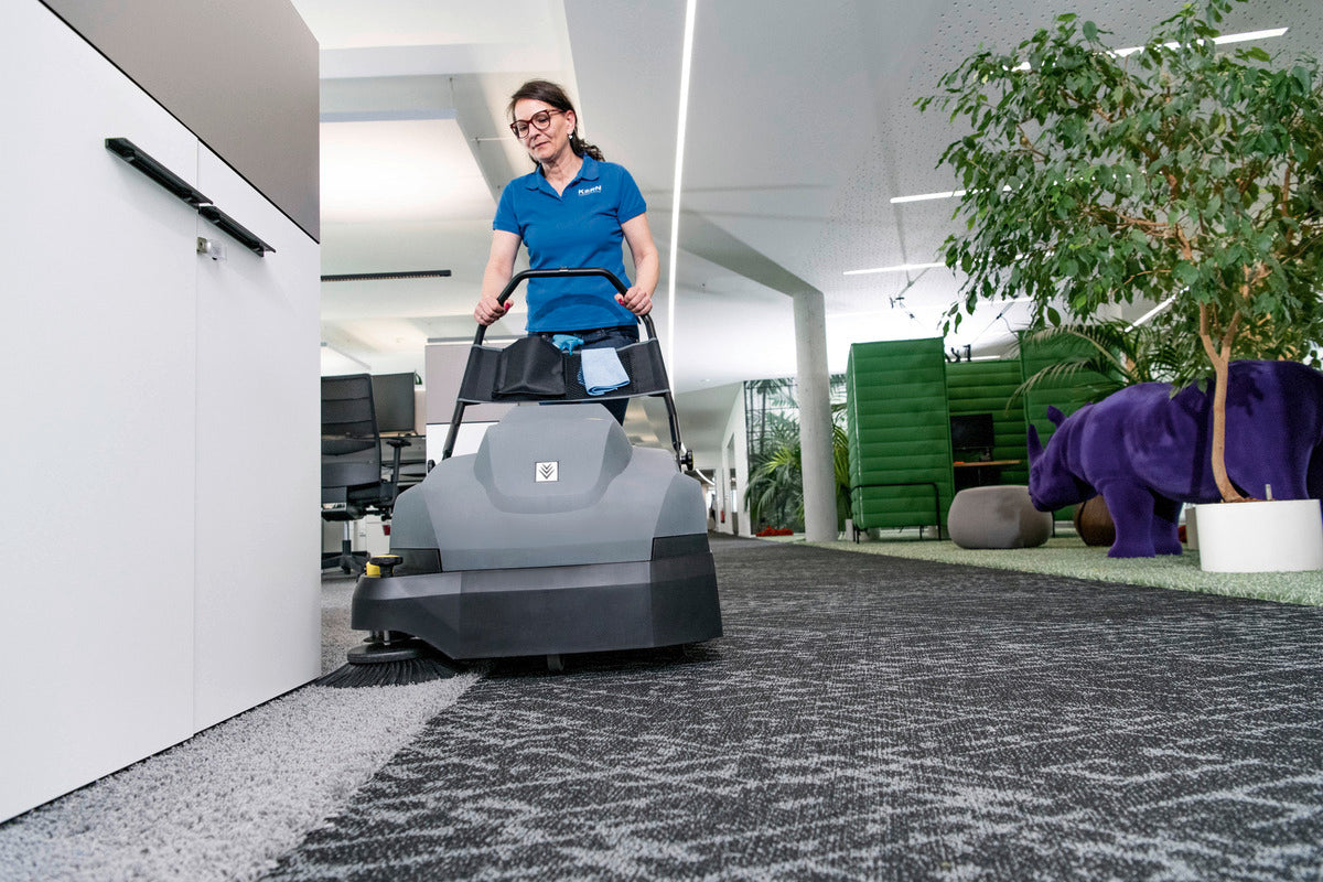 Karcher CVS 65/1 Bp Carpet Vacuum Sweeper — image 3